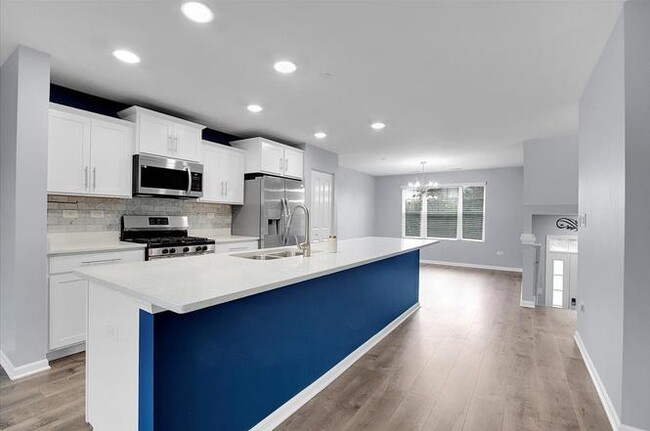 Building Photo - 912 Bradford Dr