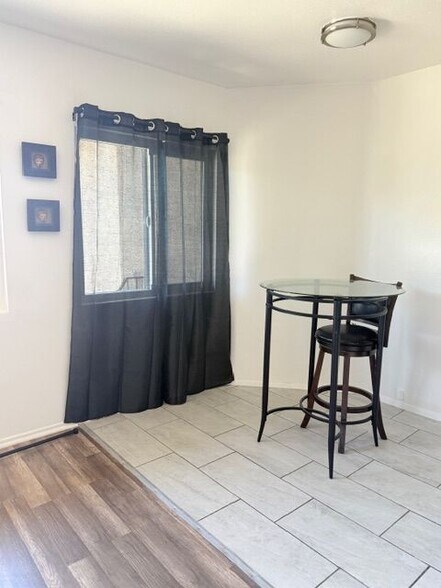 Building Photo - 11820 Hart St