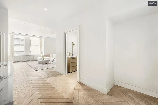 Building Photo - 55 Wall St