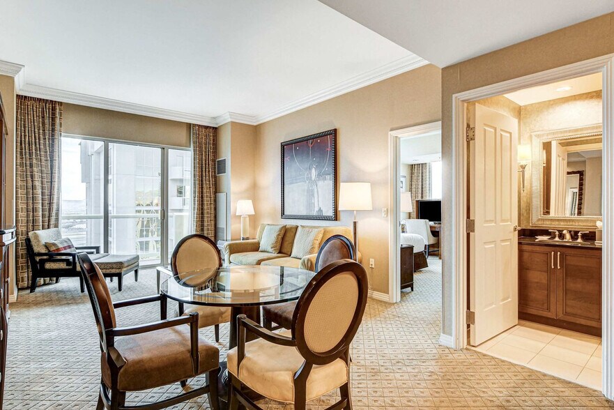 Building Photo - 135 E Harmon Ave