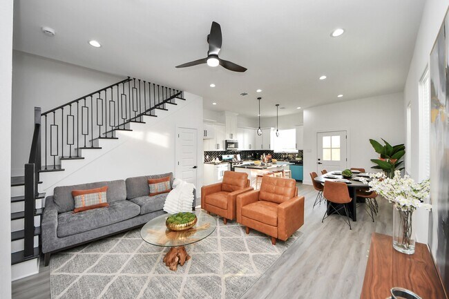 Building Photo - 8533 Amadwe St