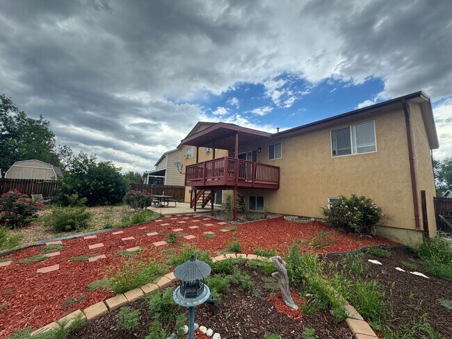 Building Photo - 7126 Oxmoor Ln