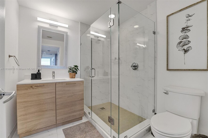 2nd Bathroom - 16385 Biscayne Blvd