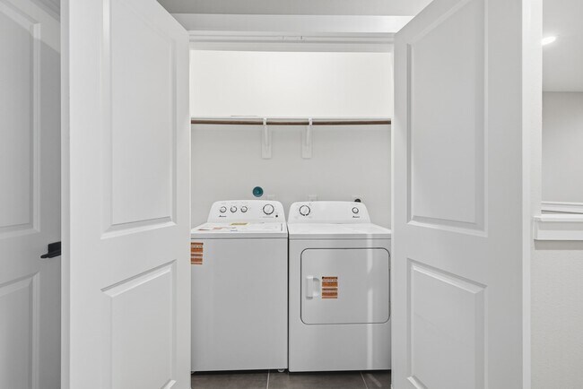 Building Photo - 412 Stonework Garden Ln