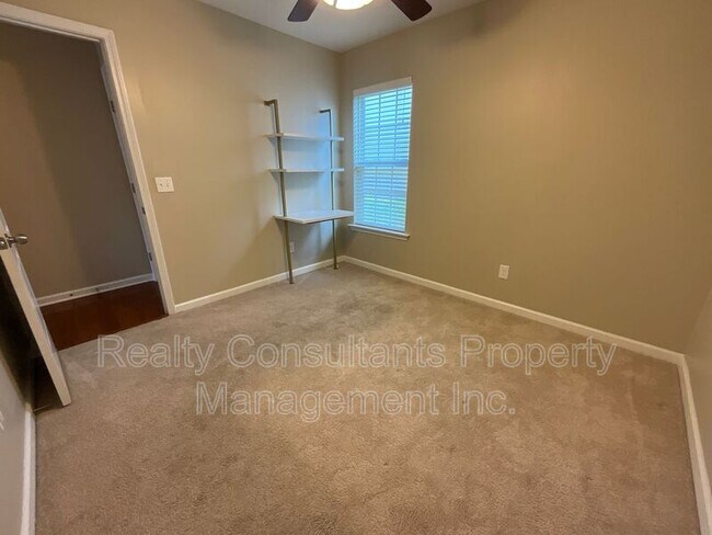 Building Photo - 6143 Trotting Pl