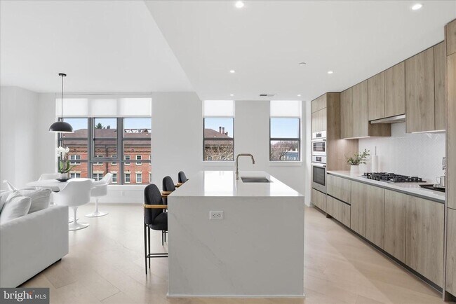 Building Photo - 1201 N Royal St