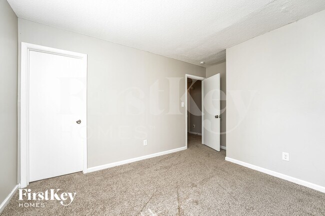 Building Photo - 3931 Springleaf Dr