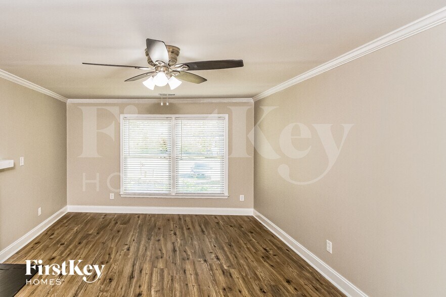 Building Photo - 701 Whitby Ct