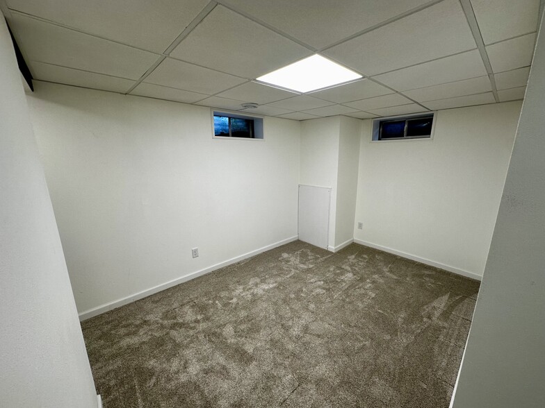 Building Photo - 4011 David Rd