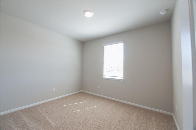 Building Photo - 106 Deep Eddy Cv