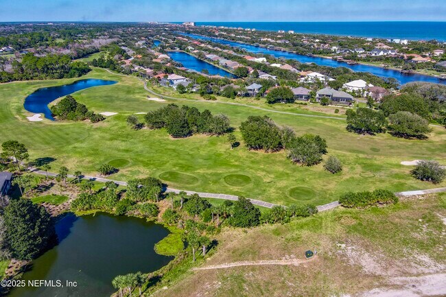 Building Photo - 9 Creek Side Dr