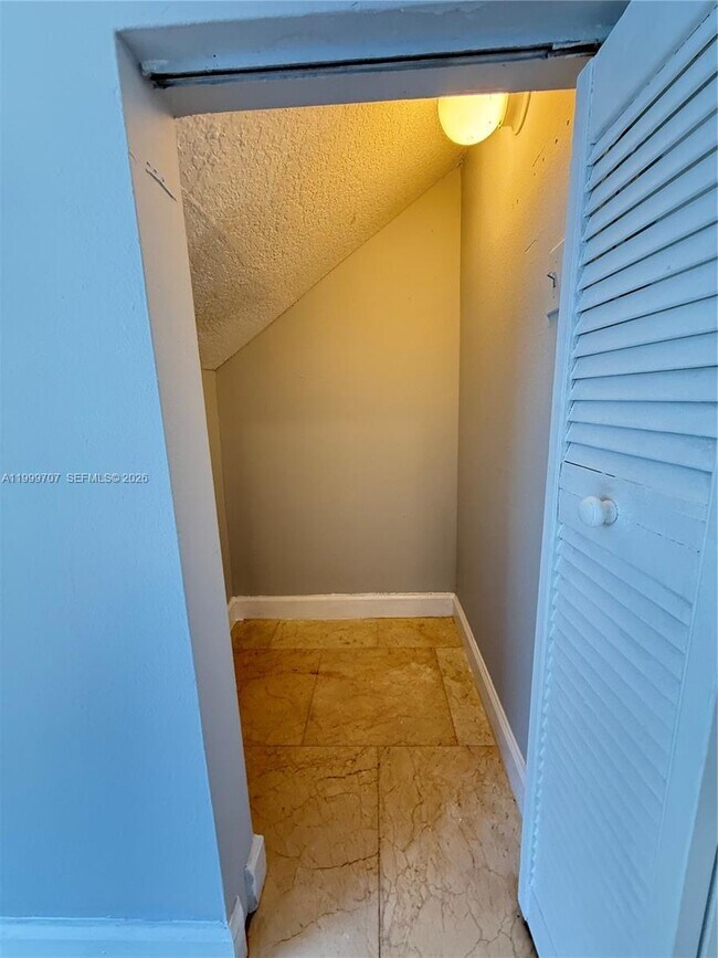 Building Photo - 8428 NW 103rd St