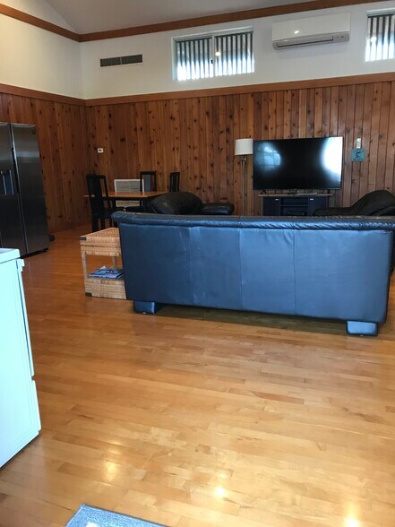 Building Photo - 4542 Aukai Ave