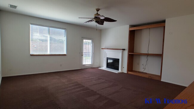 Building Photo - 3048 W Lingard St