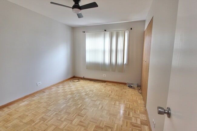 Building Photo - 7108 W Niles Ave