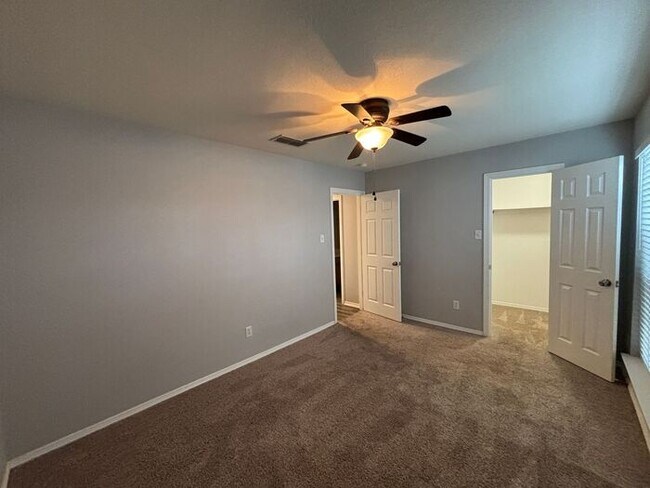 Building Photo - 112 Pepperbush Ln