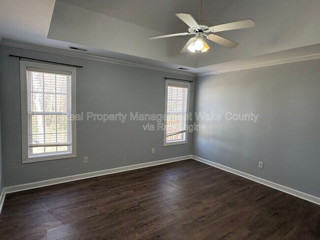 Building Photo - 828 Shackleton Rd