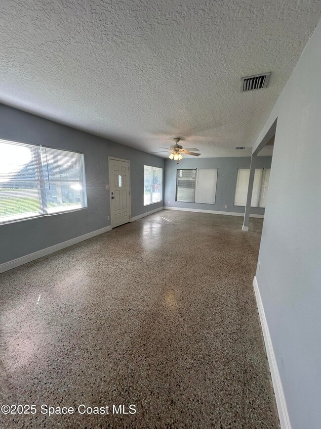 Building Photo - 7780 Northern Oak St