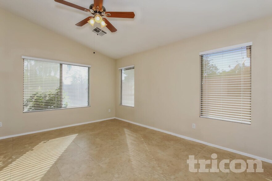 Building Photo - 10571 W Crimson Ln