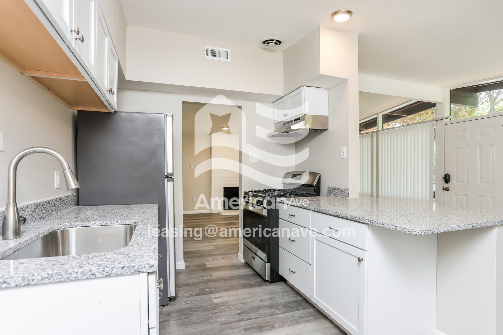 Building Photo - 830 St Anthony Ln