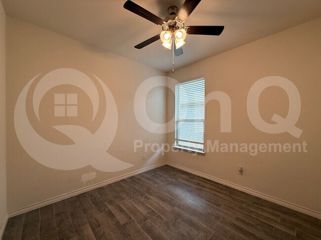 Building Photo - 4124 Ellinger Dr