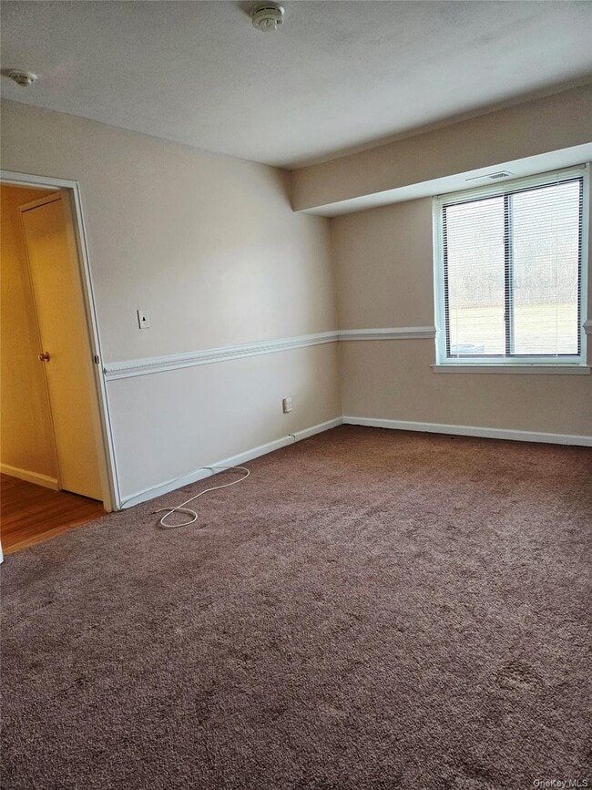 Building Photo - 7 Boulder Ct