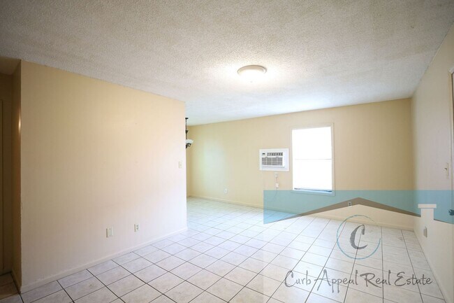 Building Photo - 117 N Rogers St