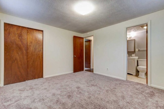 Building Photo - 5805 Haynes-Sterchi Road Apartment 2