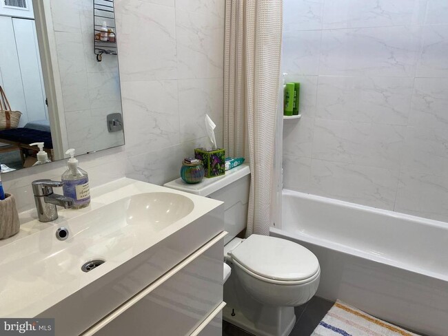 Building Photo - 501 Spruce St