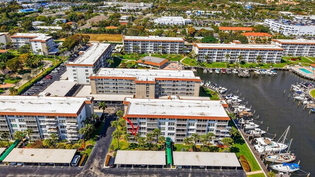 Building Photo - 931 Gardenia Dr