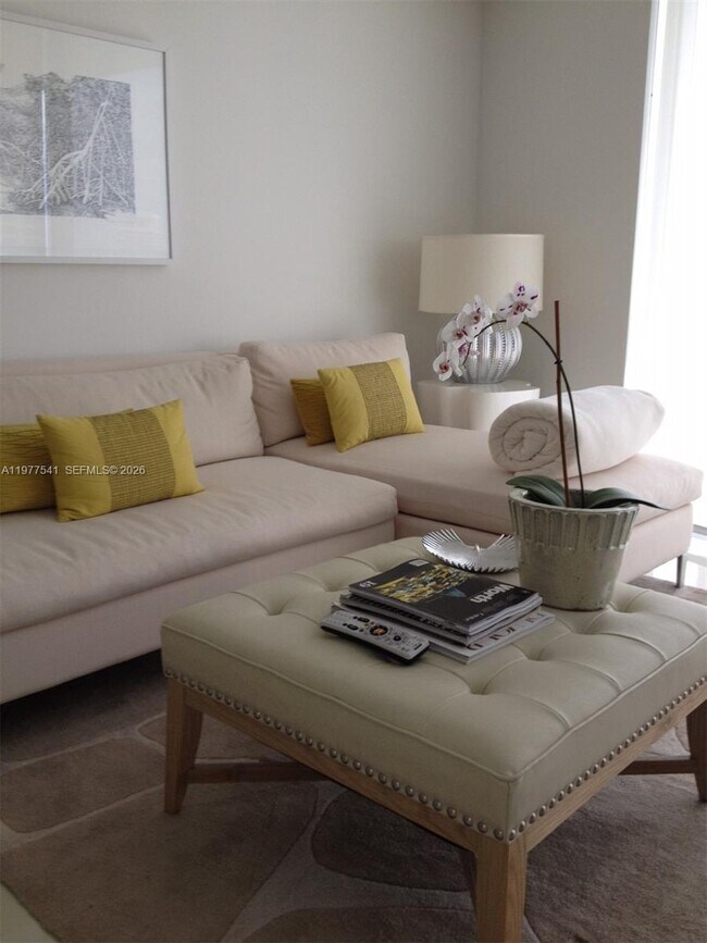 Building Photo - 465 Brickell Ave