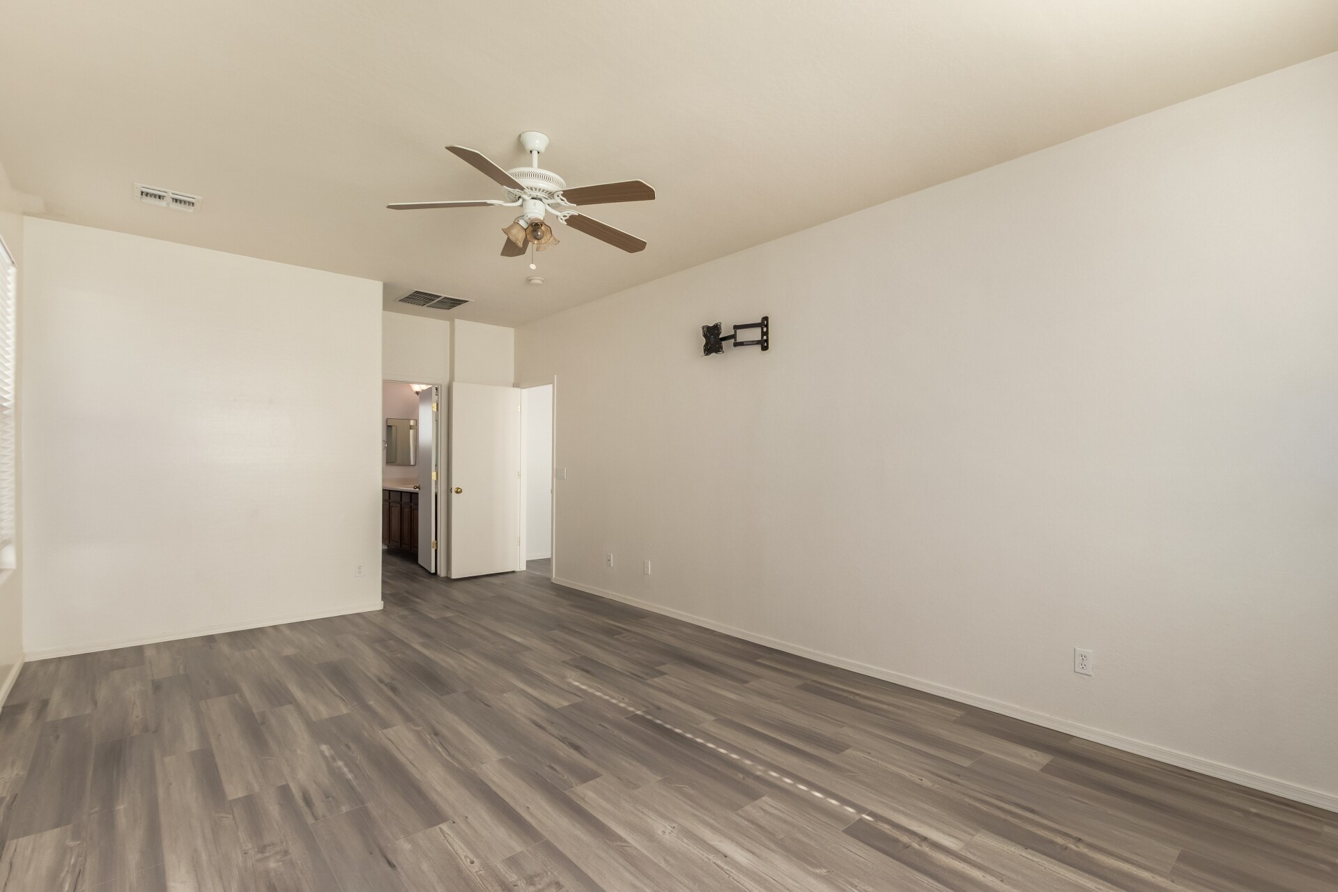 Building Photo - 1927 W Fruit Tree Ln