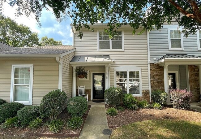 Building Photo - 2709 Willow Pines Pl