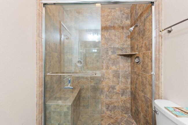 Building Photo - 48 Pebble Beach Dr