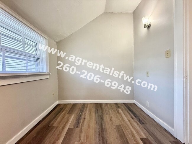 Building Photo - 3209 Fairfield Ave