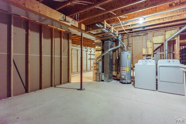 Building Photo - 3 Bed Home in Pueblo West with huge yard!