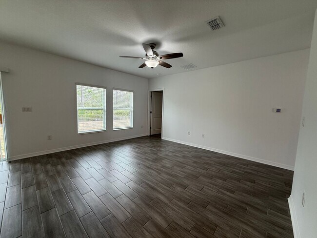 Building Photo - Beautiful 3 bedroom 2 bathroom home