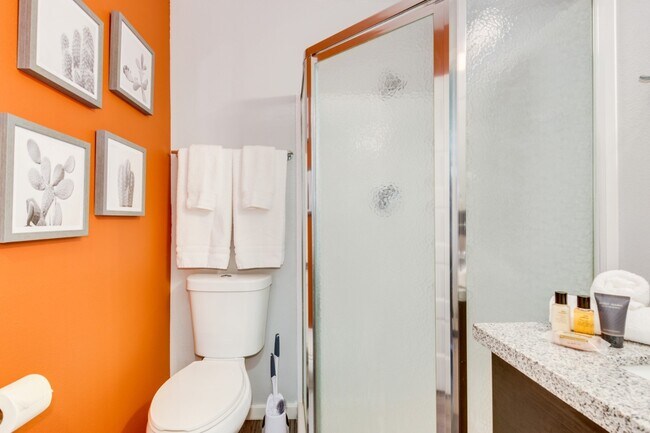 Building Photo - Charming Studio Oasis in the Heart of Temp...