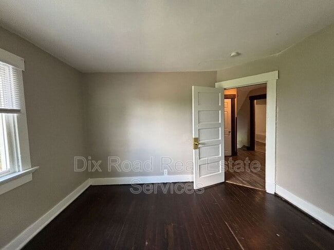 Building Photo - 1501 Viola Ave