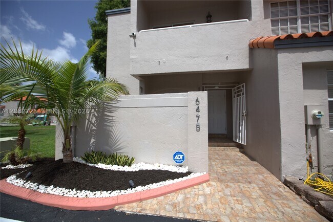 Building Photo - 6475 SW 129th Ave