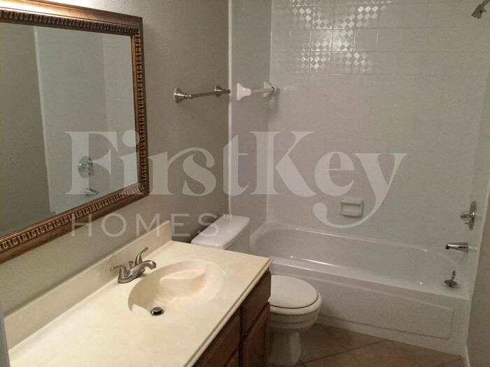 Building Photo - 4030 Meadowgold Ln