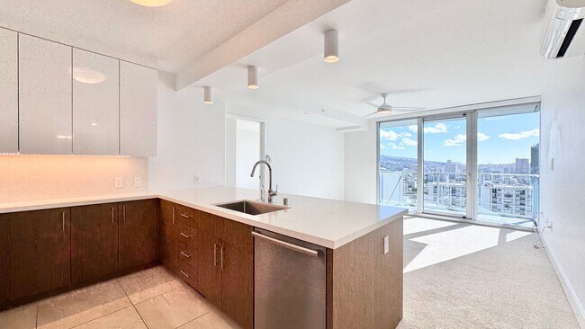 Primary Photo - PET FRIENDLY! BEAUTIFUL 2 BEDROOM UNIT ON ...