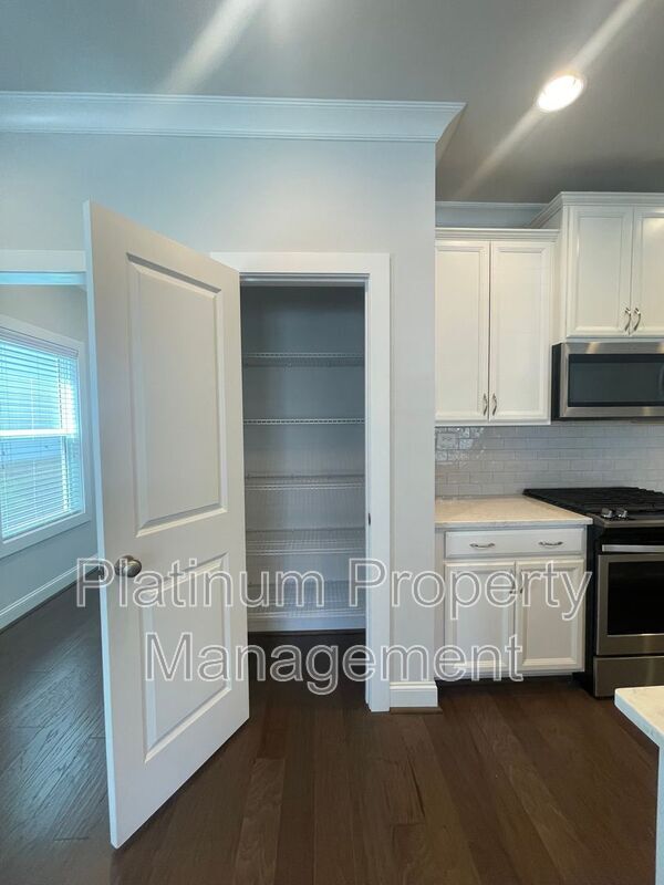 Building Photo - 2312 Echelon Ln