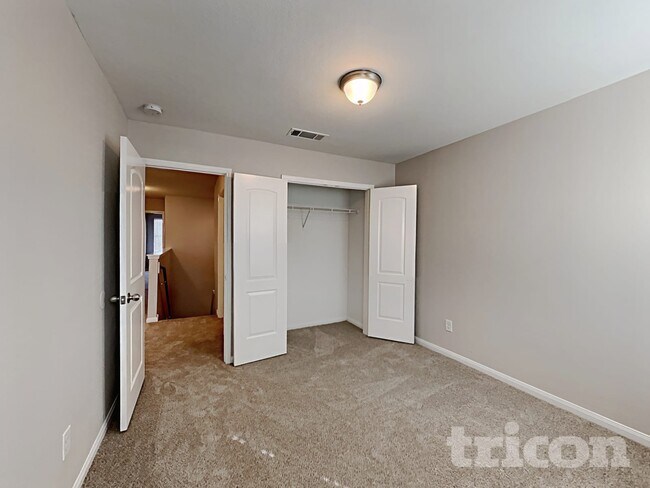 Building Photo - 17142 Common Point Dr