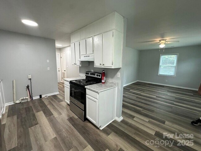 Building Photo - 48708 US-52