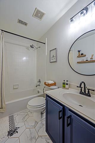 Building Photo - 8309 Green Ash Dr