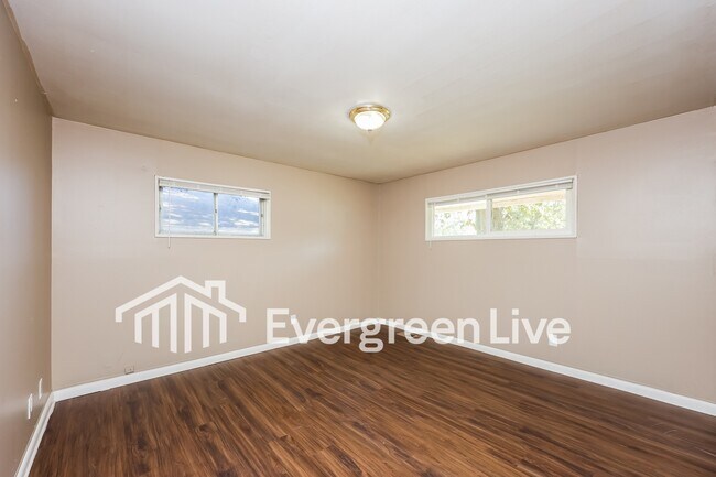 Building Photo - 8715 Desoto Dr