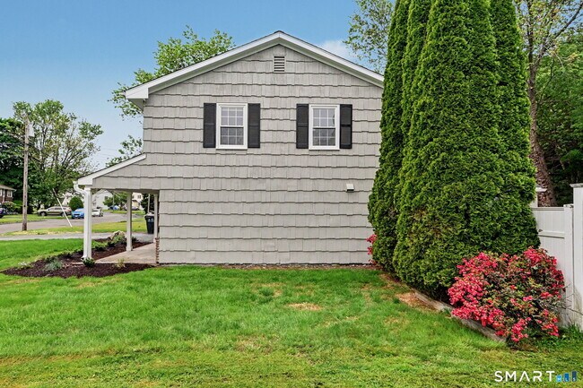 Building Photo - 44 Barmore Dr W