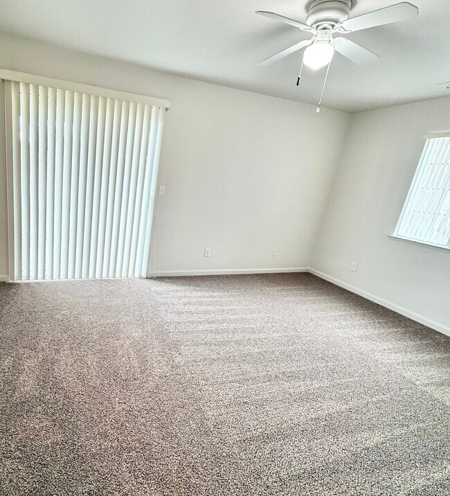 Building Photo - 421 N Walnut Ave