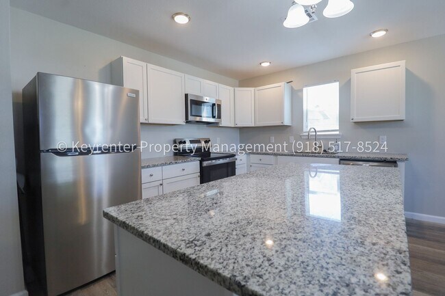 Building Photo - 4124 W 56th Pl